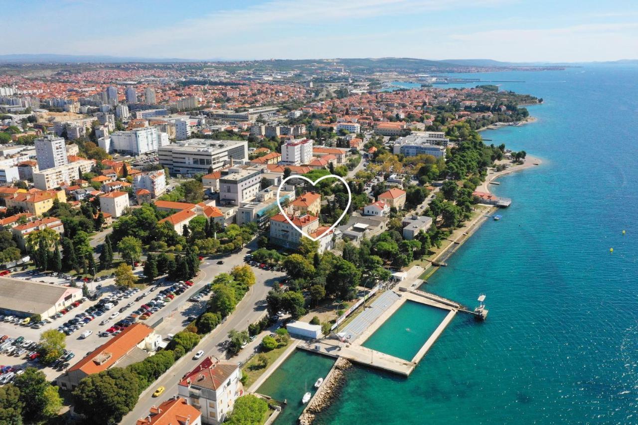 Apartman & Kolovare 2, Zára